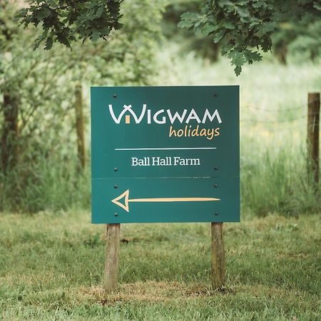 Ball Hall Farm By Wigwam Holidays East Cottingwith Extérieur photo
